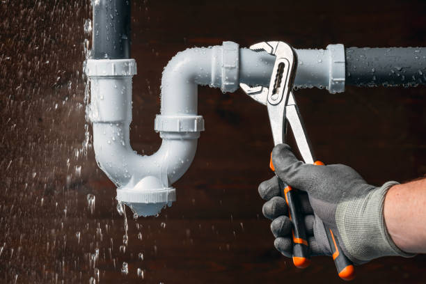 Professional Sewer Line Repair technician working in Leonardo, NJ